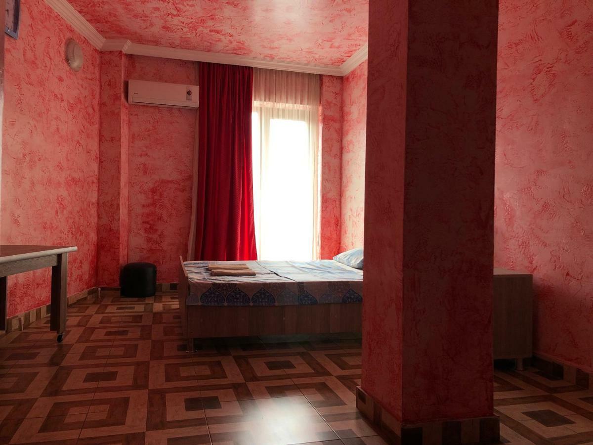 Отель M-Palace Батуми Экстерьер фото